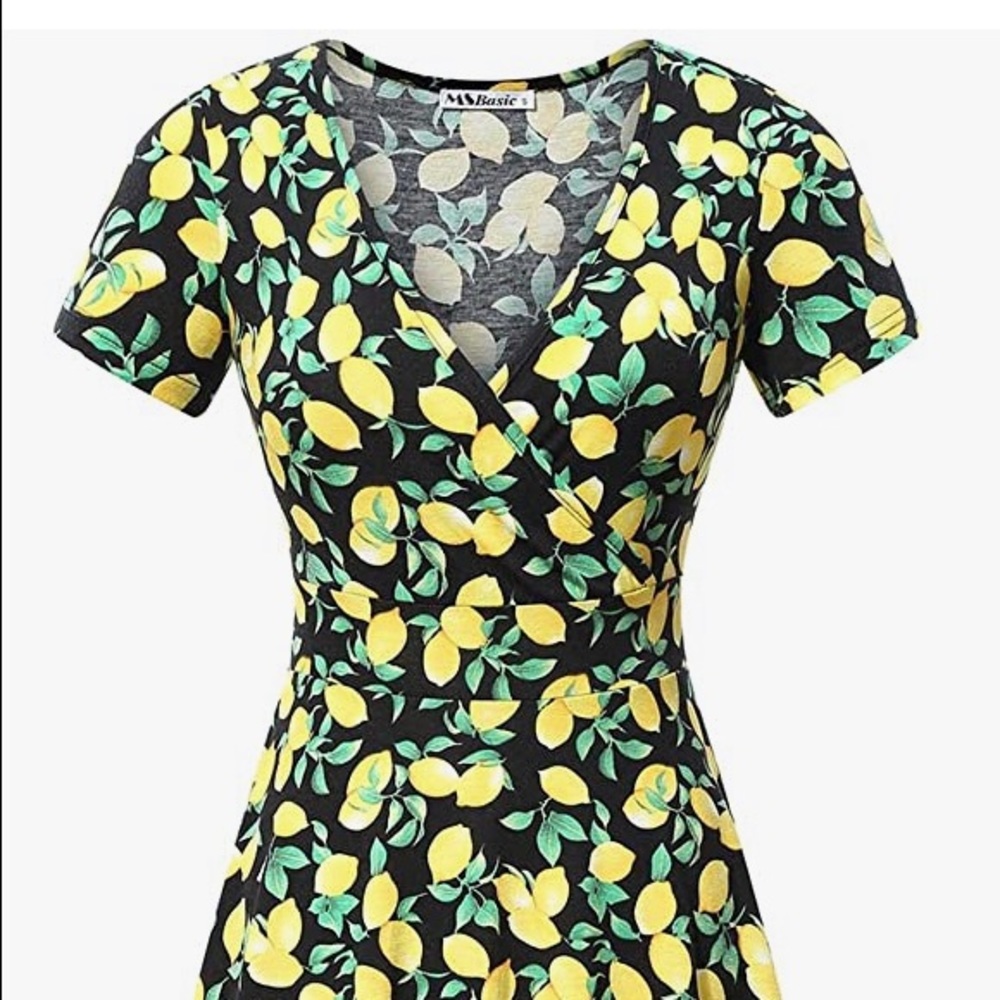 Lemon dress size medium- like new!